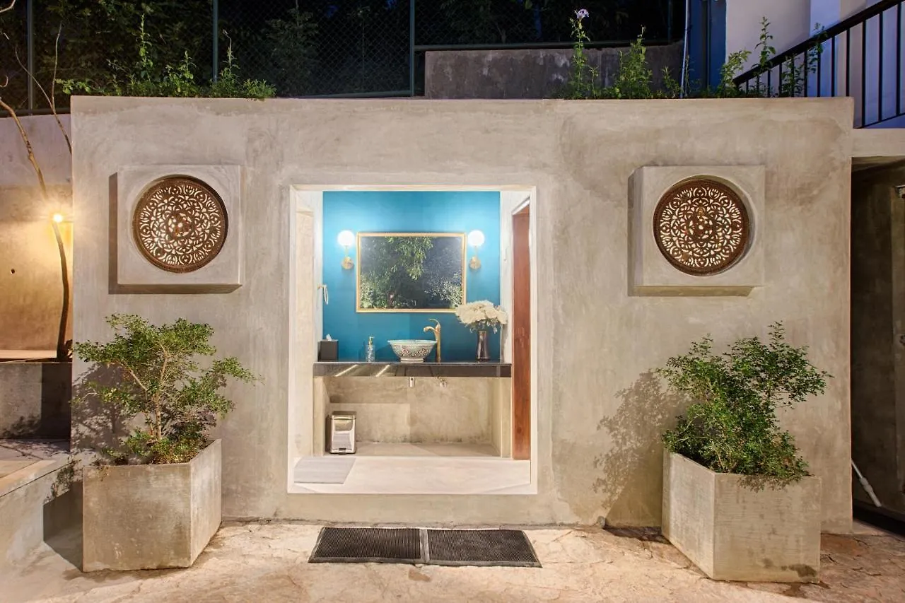 Gracian Villa Канди 0*,